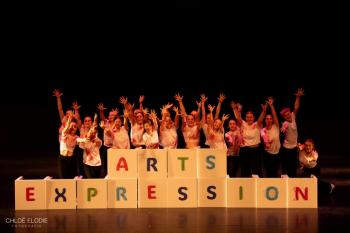 Dansvoorstelling Arts Expression Zaterdag door CHLOE ELODIE